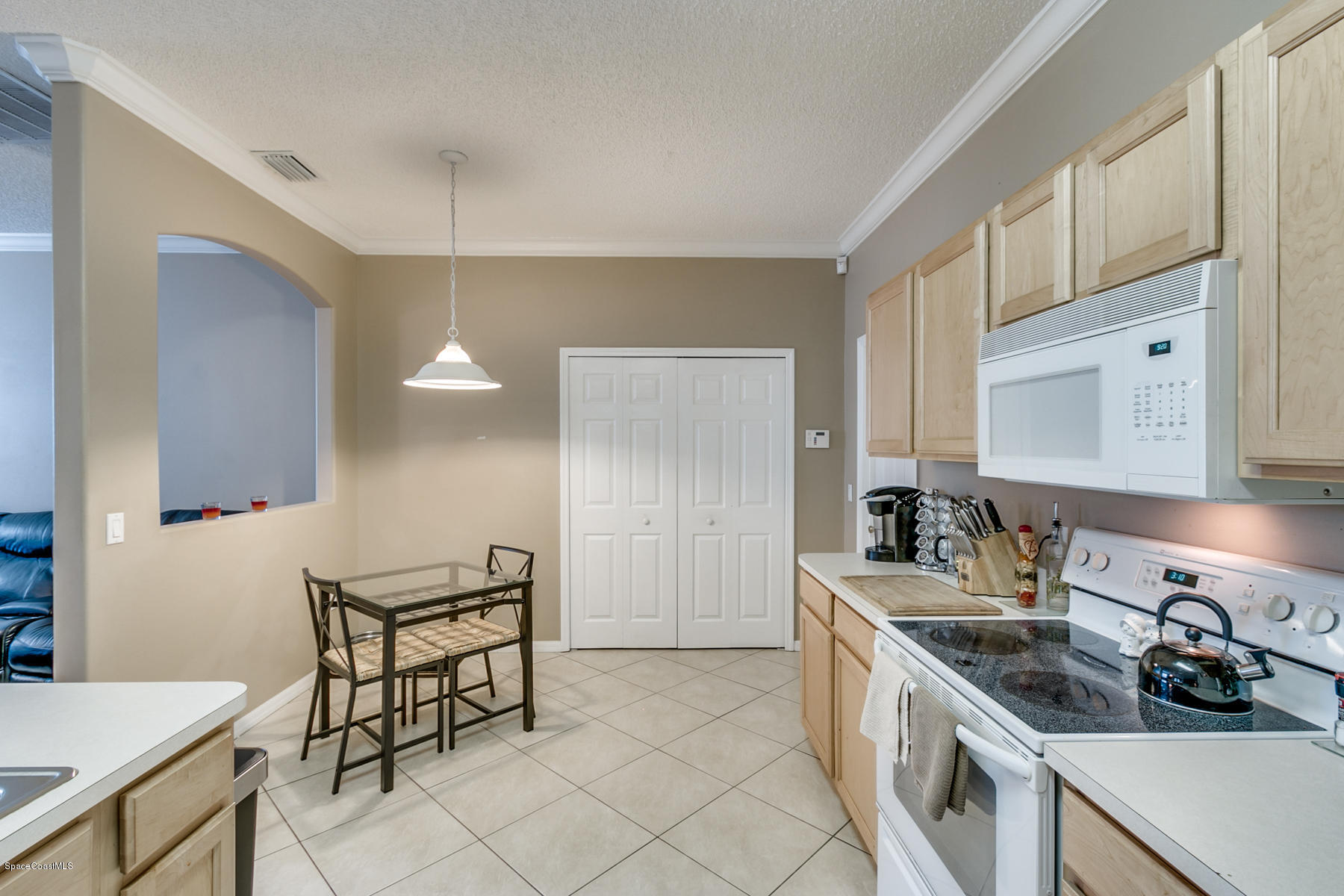 476 Rheine Road Northwest Palm Bay, FL 32907 - Photo 8 of 45 476 Rheine Rd NW-26