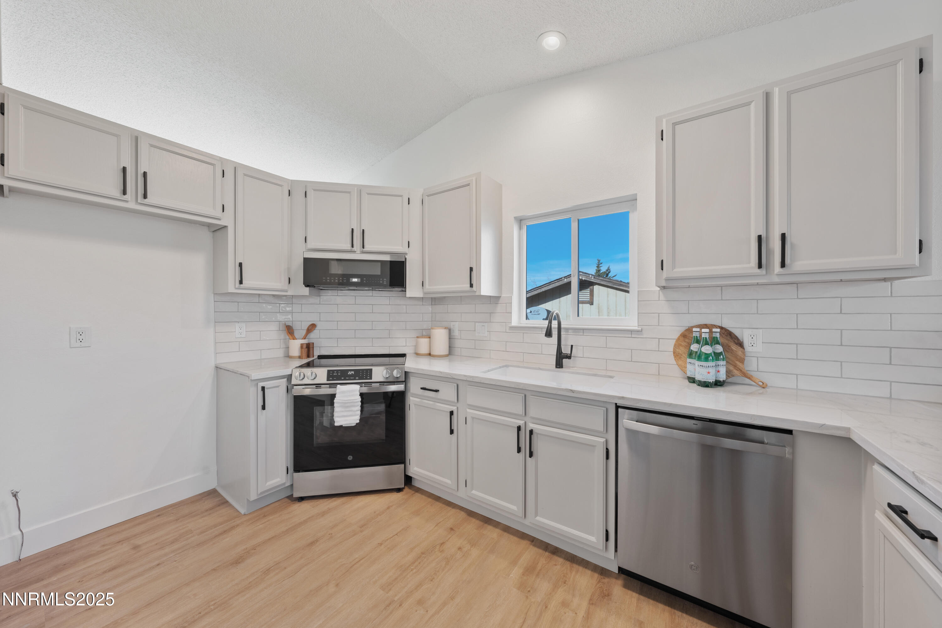 8602 Strutter Way Reno, NV 89506 - Photo 3 of 12 DS204978