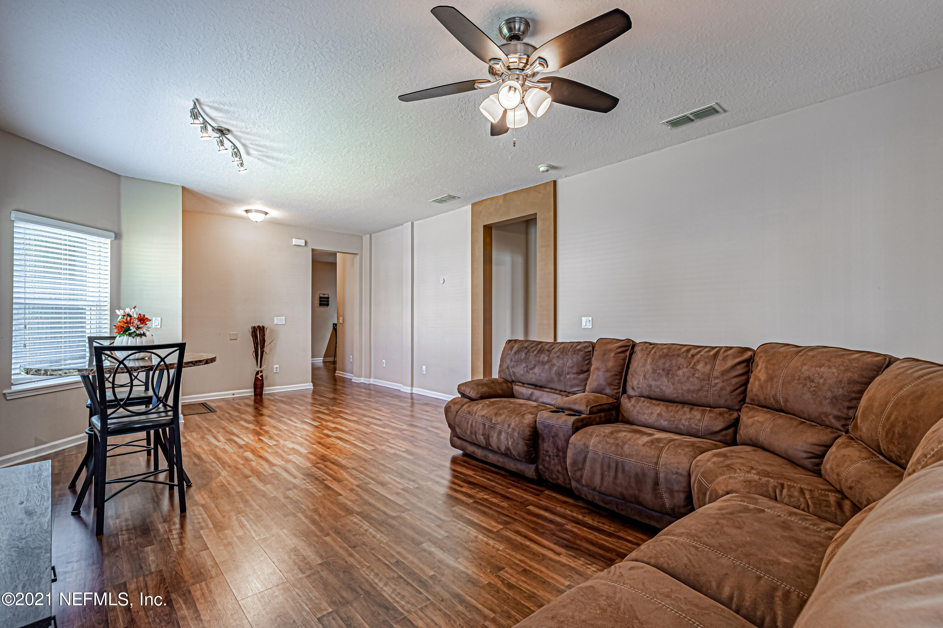 3071 Chestnut Ridge Way Orange Park, FL 32065 - Photo 9 of 51 10-Living Room