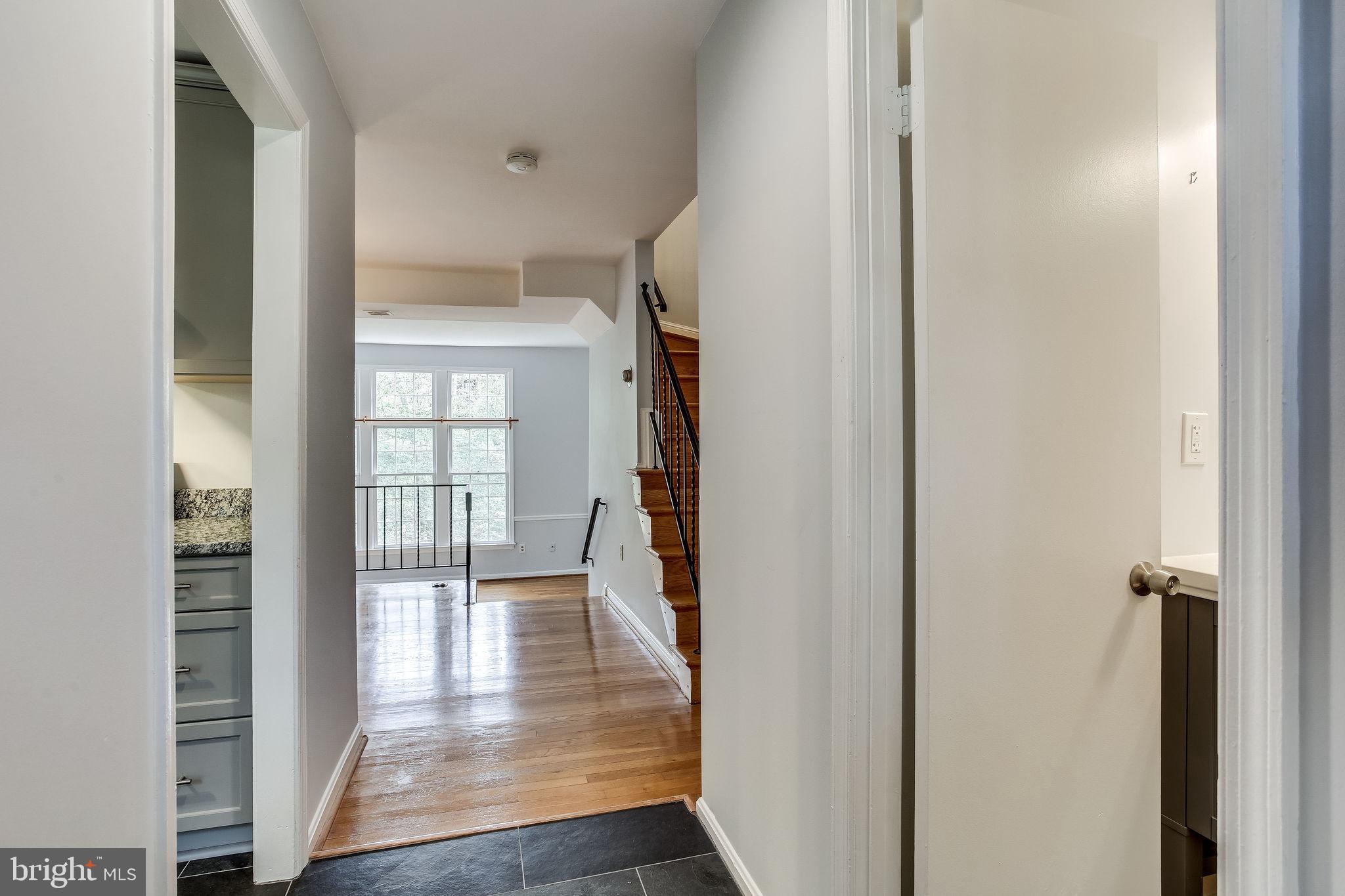 1525 Chatham Colony Court Reston, VA 20190 - Photo 4 of 48