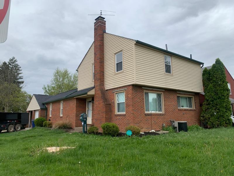 3032 Wicklow Road Columbus, OH 43204 - Photo 5 of 34 UPDATED AND UPGRADED CORNER LOT 2 STORY WITH 2 CAR ATTACHED GARAGE!