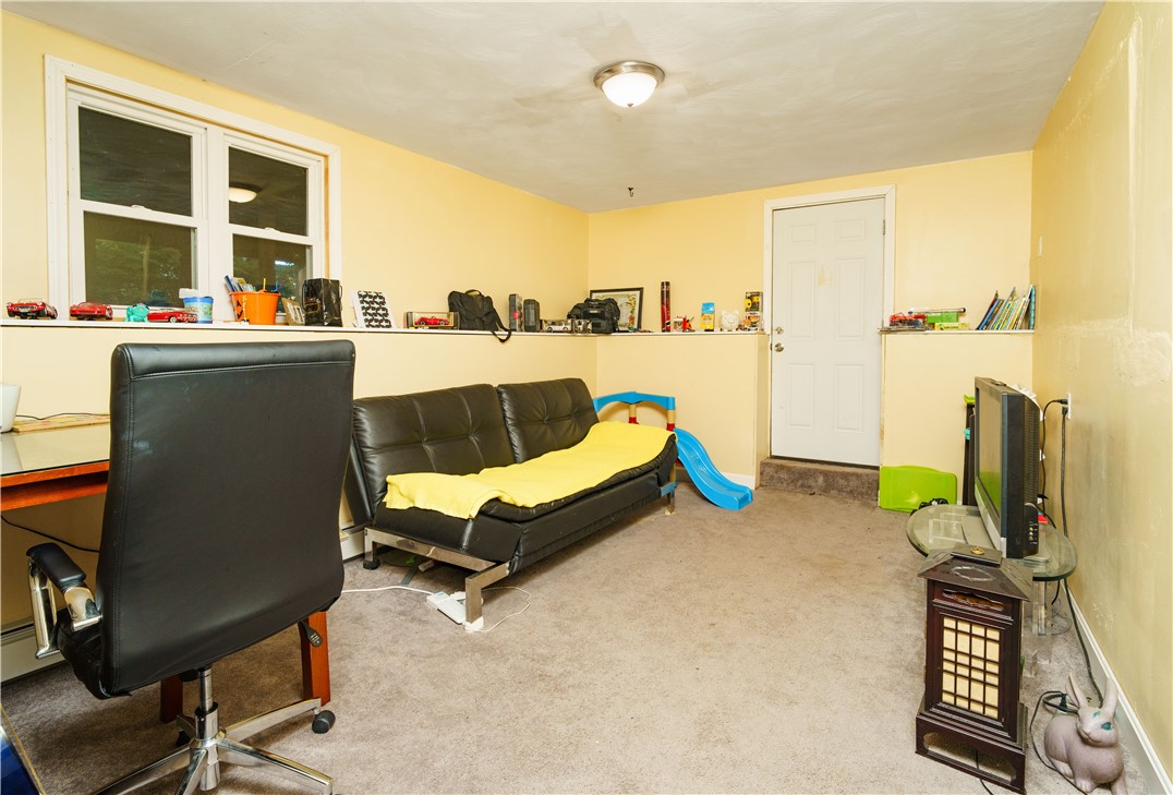 111 Brightside Avenue Warwick, RI 02889 - Photo 15 of 26