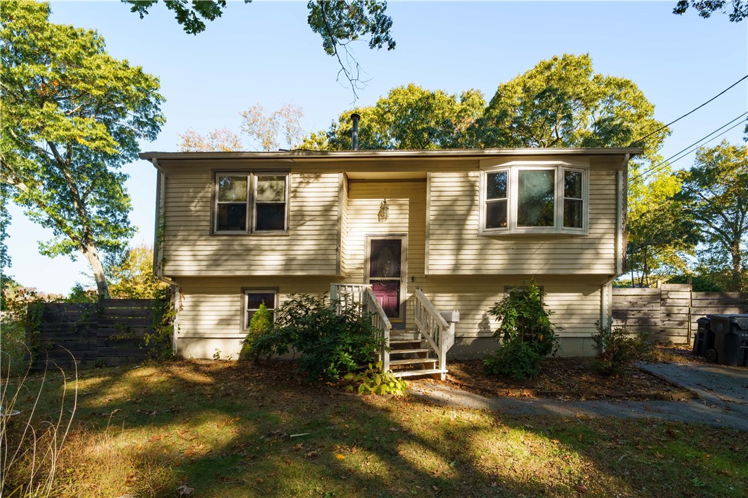 111 Brightside Avenue Warwick, RI 02889 - Photo 2 of 26