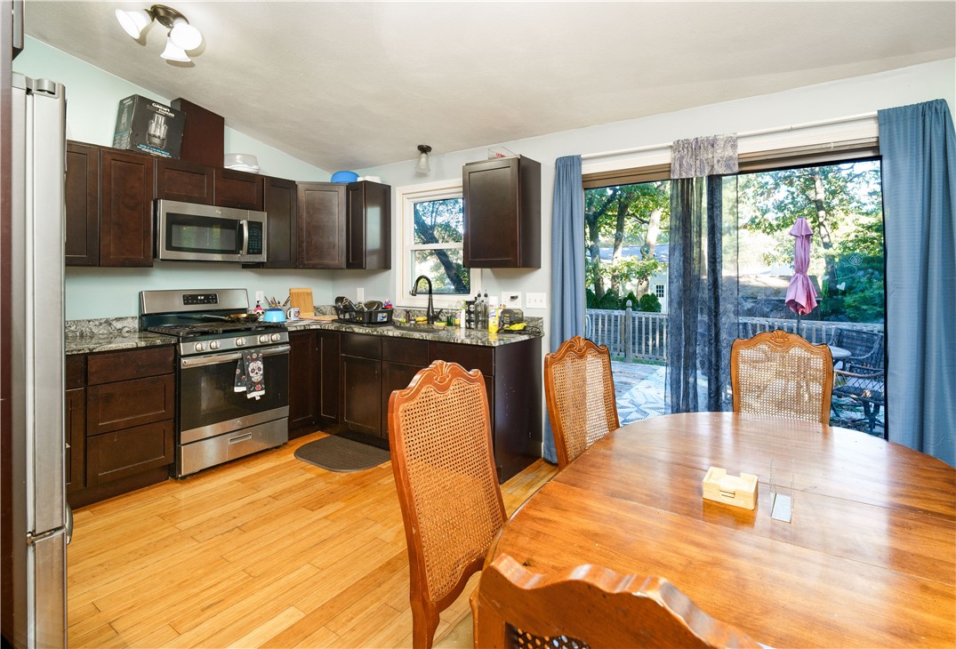 111 Brightside Avenue Warwick, RI 02889 - Photo 4 of 26