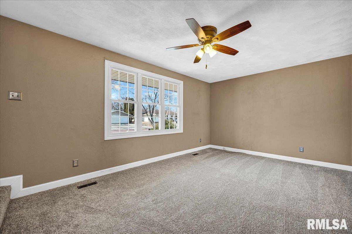 123 Kickapoo Drive East Peoria, IL 61611 - Photo 8 of 35