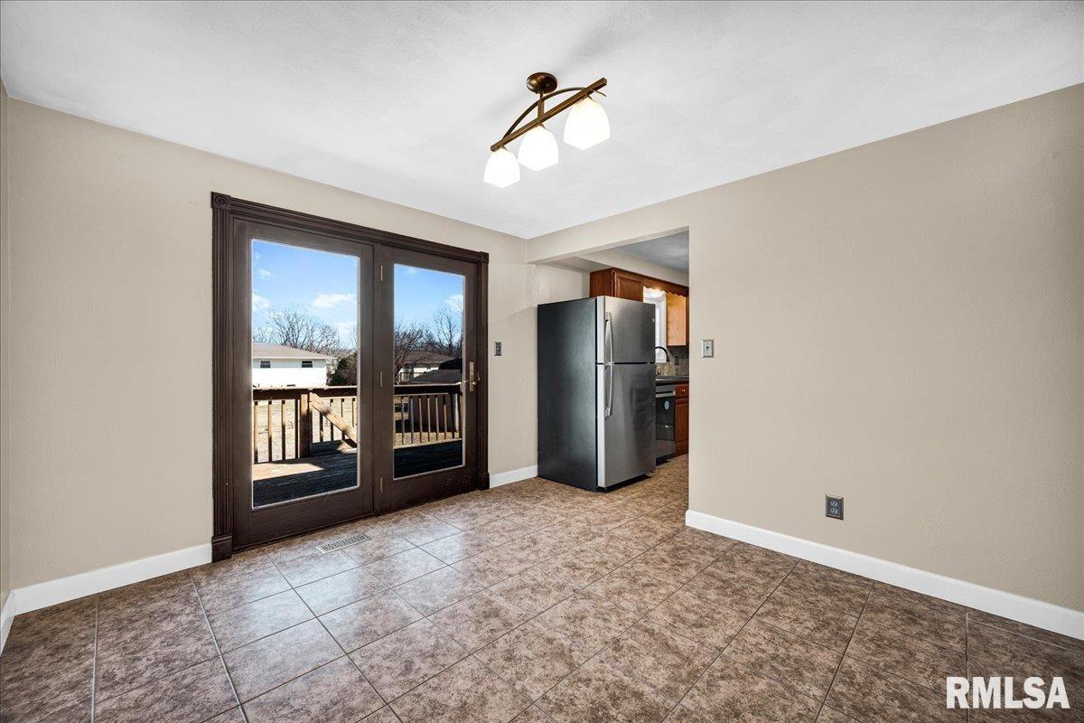 123 Kickapoo Drive East Peoria, IL 61611 - Photo 9 of 35