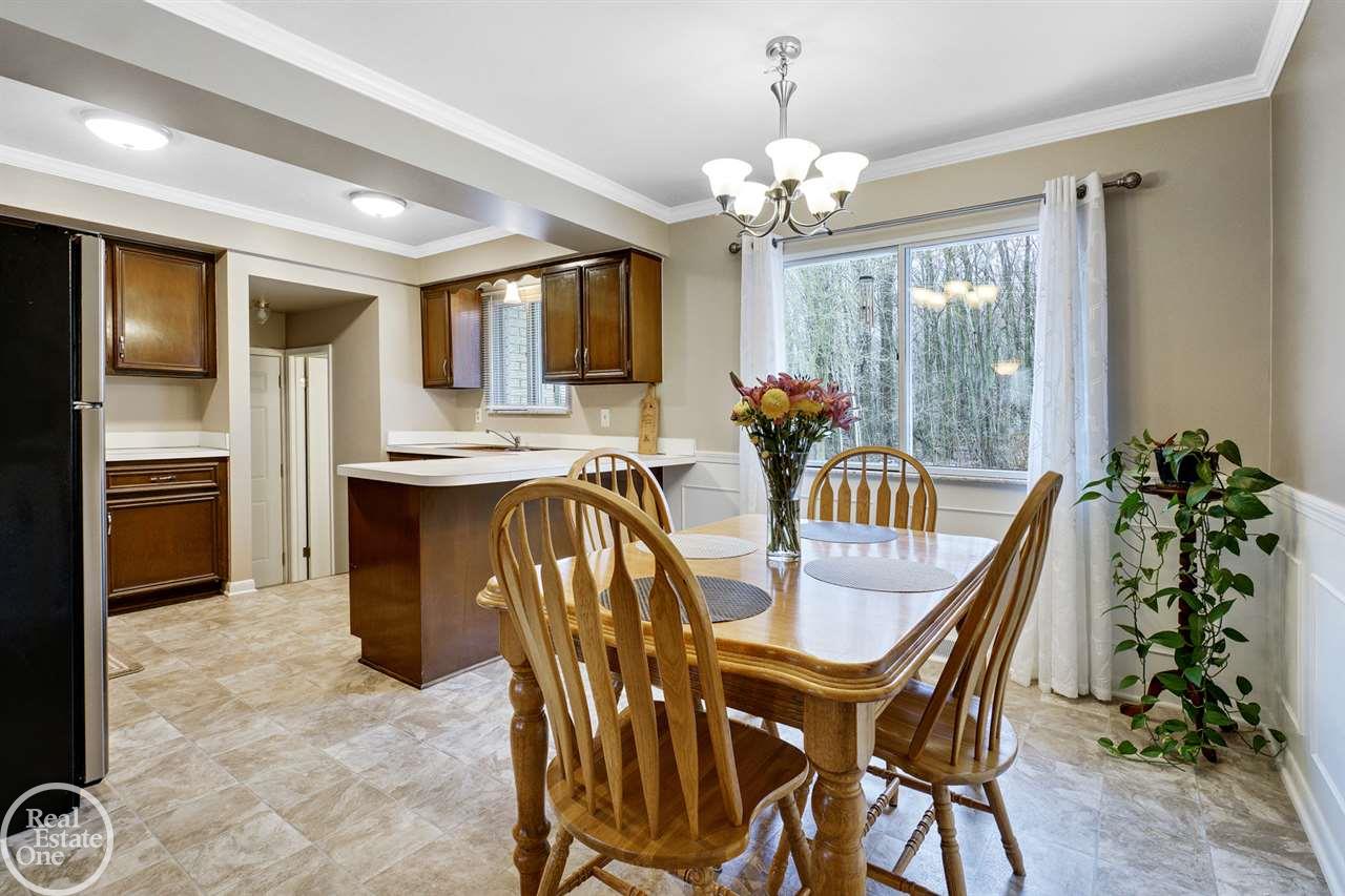 2236 Palms Road Columbus, MI 48063 - Photo 6 of 23 50004896-5.JPG