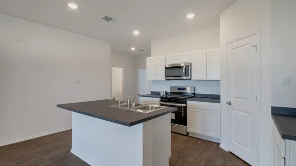 $211,990 | 169 B Harrison Crossing, Kyle, TX 78640