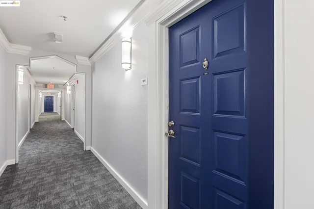 $289,500 | 6400 Christie Avenue, Unit 1211, Emeryville, CA 94608