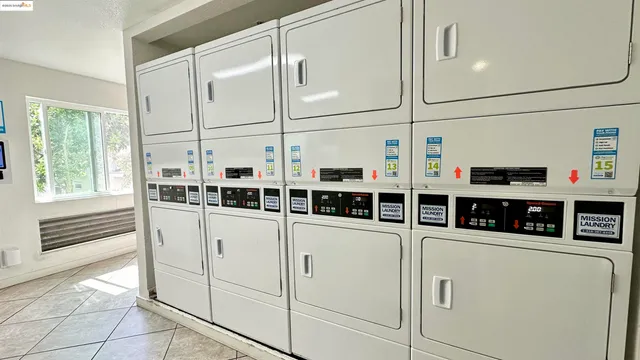 $289,500 | 6400 Christie Avenue, Unit 1211, Emeryville, CA 94608