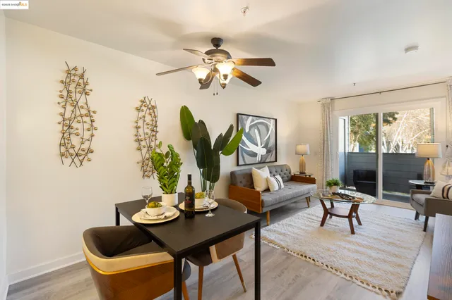 $289,500 | 6400 Christie Avenue, Unit 1211, Emeryville, CA 94608