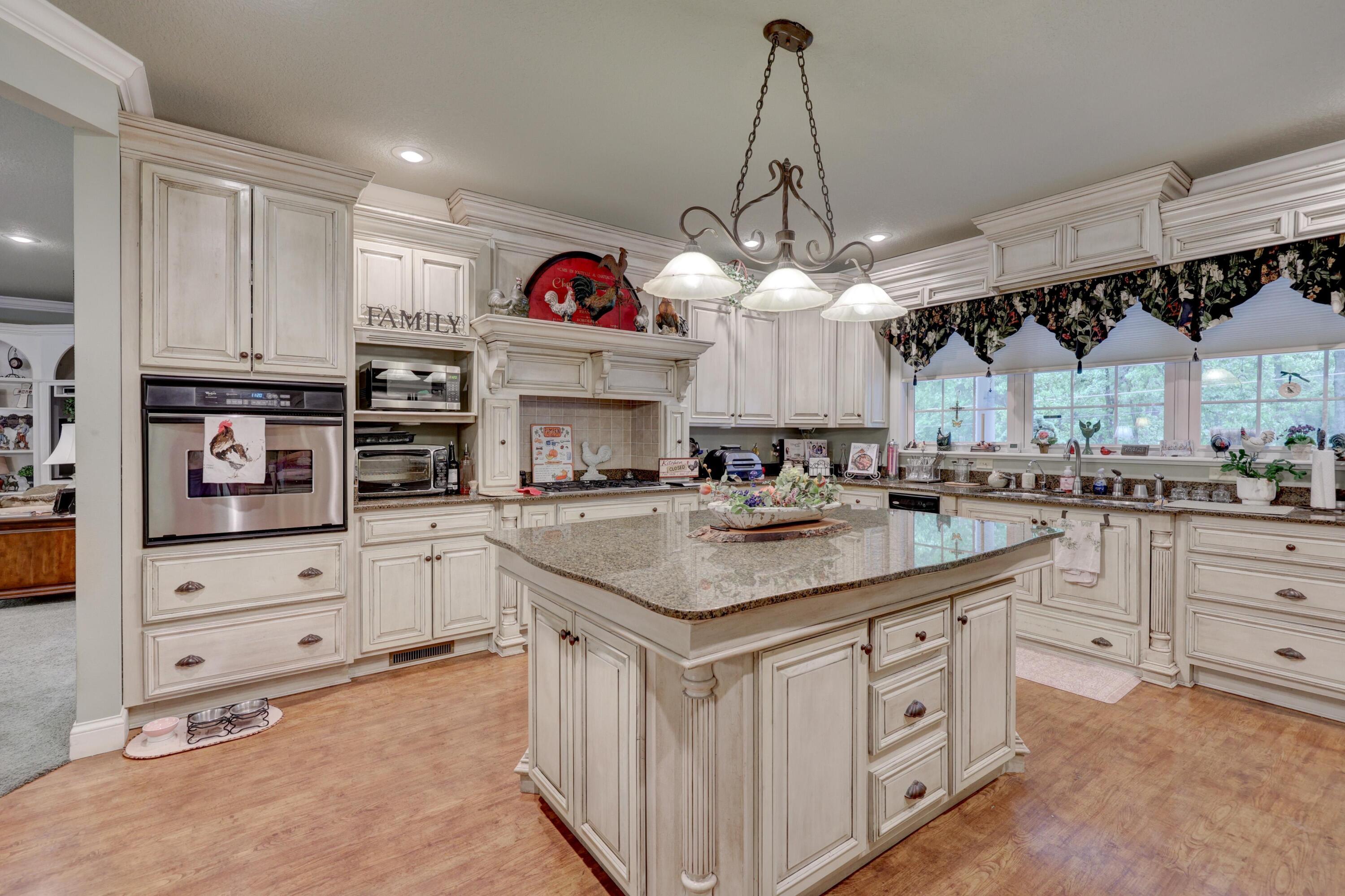 1111 Peterson Road Neosho, MO 64850 - Photo 24 of 54 024