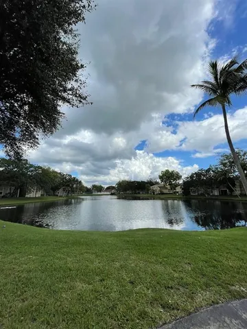 $2,500 | 9490 Palm Circle South, Pembroke Pines, FL 33025