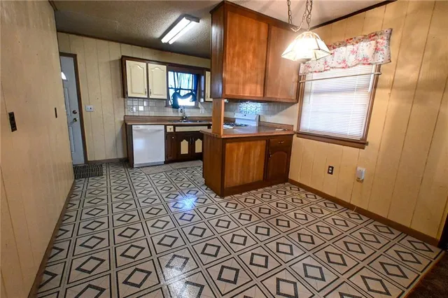 $215,000 | 10305 Northeast 1205 Private Road, Osceola, MO 64776