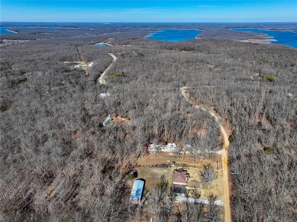 $199,900 | 10305 Northeast 1205 Private Road, Osceola, MO 64776