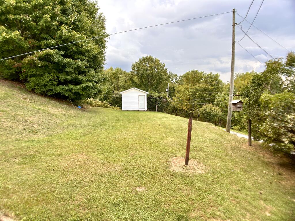 1081 Fire Tower Road Honaker, VA 24260 - Photo 4 of 34 Gallery Image 4