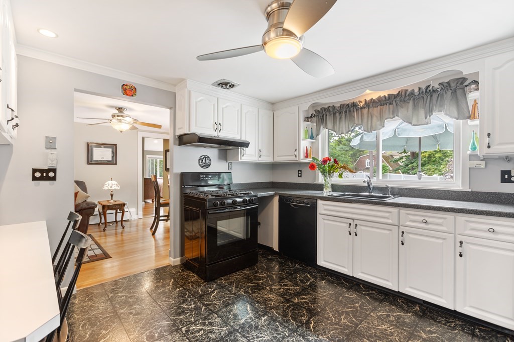 6 Fuller Road Chelmsford, MA 01824 - Photo 11 of 33 Gallery Image 11