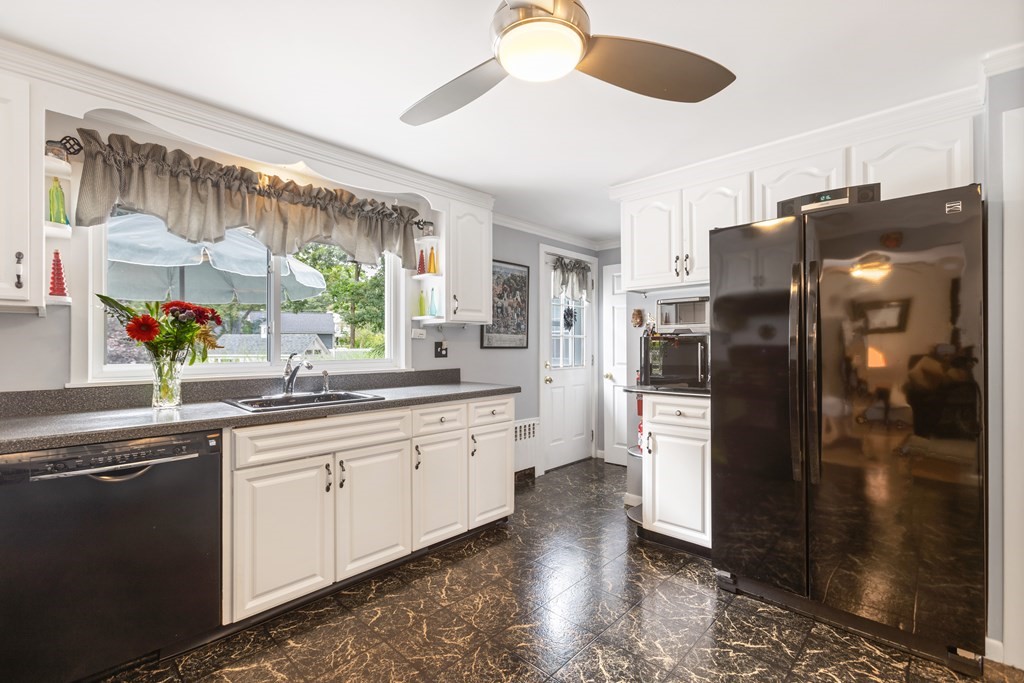 6 Fuller Road Chelmsford, MA 01824 - Photo 10 of 33 Gallery Image 10