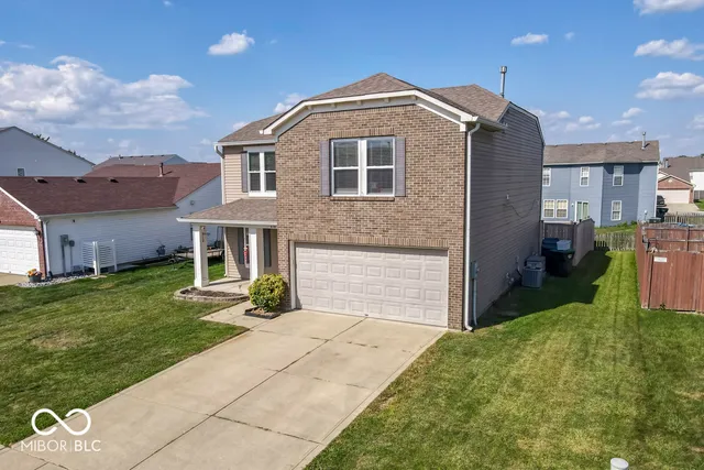 $279,900 | 638 Harvest Meadow Way, New Whiteland, IN 46184