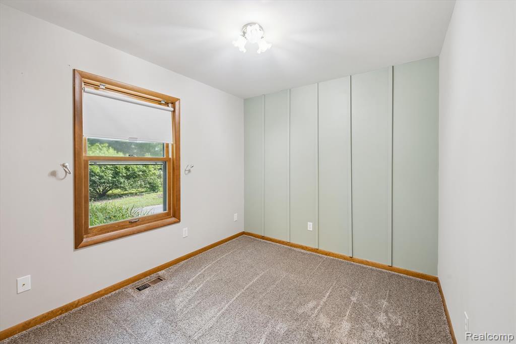10419 Maple Road Hartland, MI 48353 - Photo 19 of 35