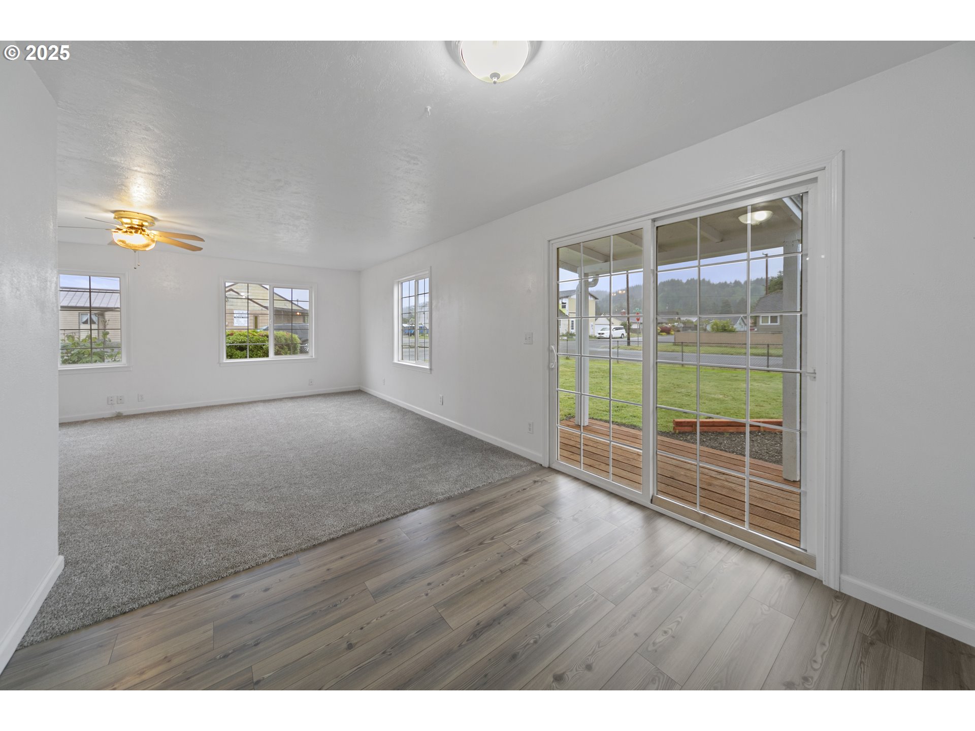 276 South 21st Street Reedsport, OR 97467 - Photo 8 of 38 Living Room/Dining Room