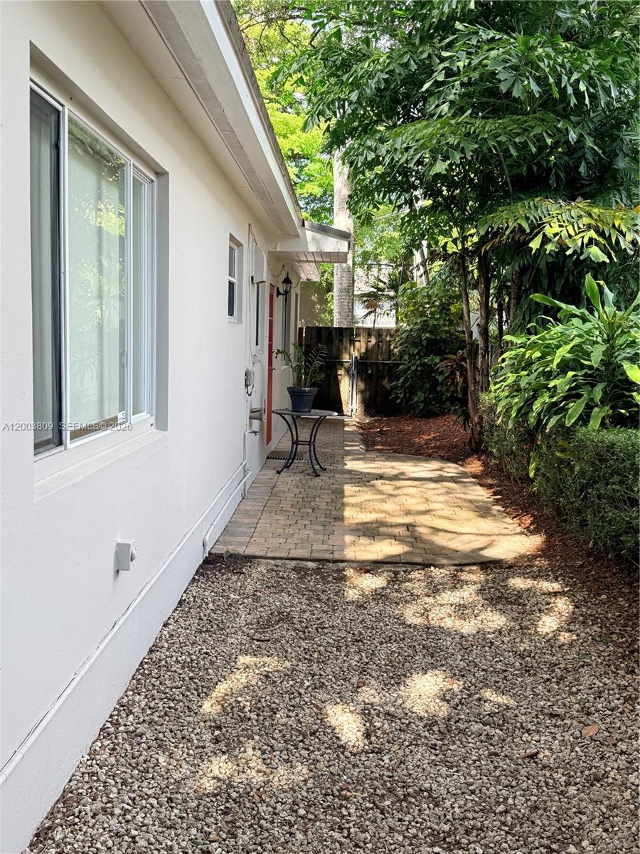 3031 Center Street Miami, FL 33133 - Photo 6 of 8