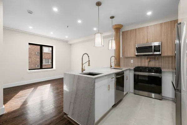 $4,000 | 556 1st Street, Unit 1, Hoboken, NJ 07030