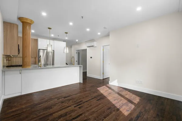 $4,000 | 556 1st Street, Unit 1, Hoboken, NJ 07030