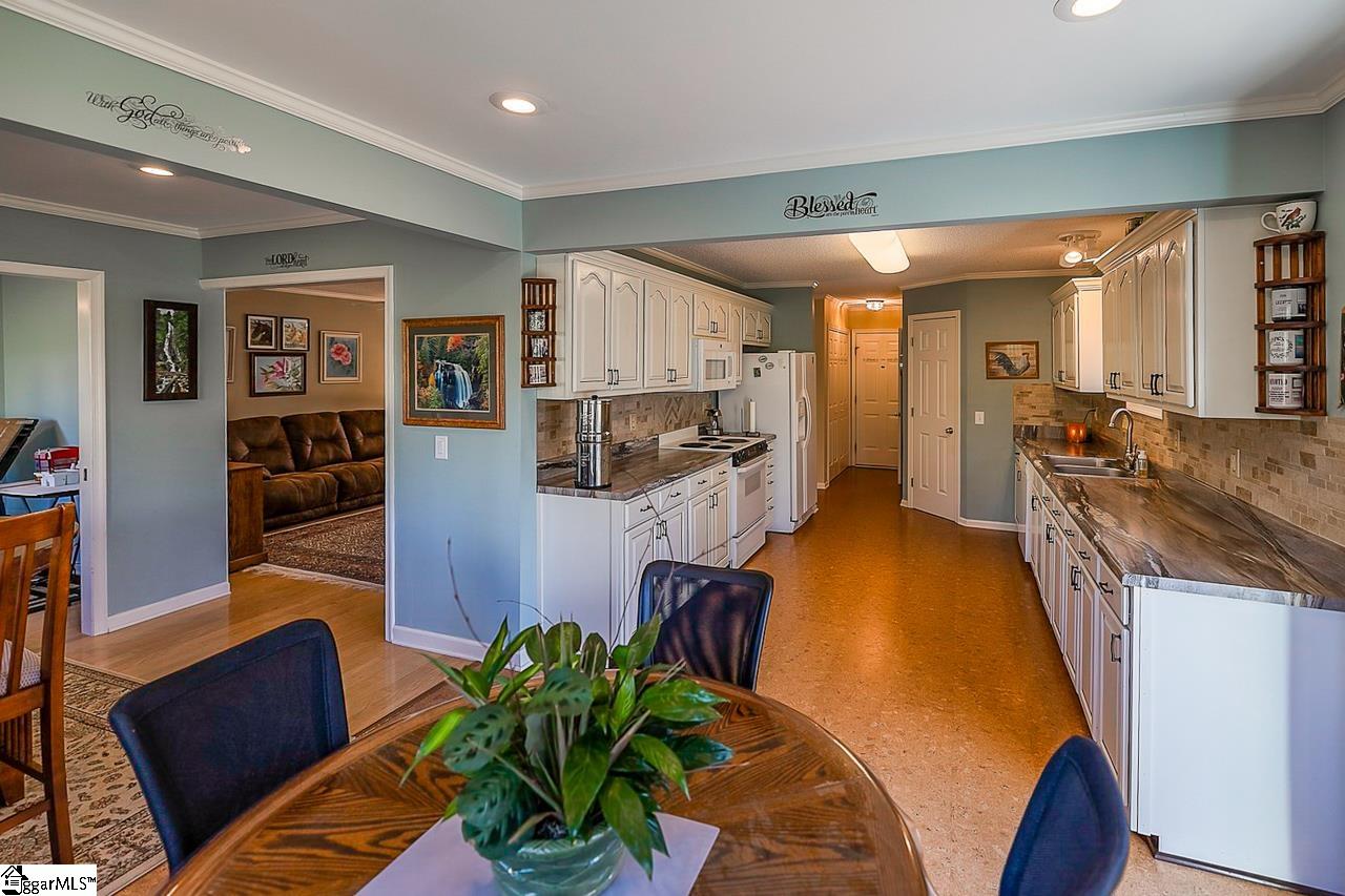12 Stone Meadow Road Greenville, SC 29615 - Photo 17 of 27 Gallery Image 17