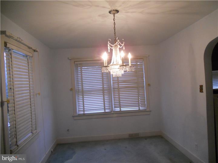 1702 Salem Road Burlington, NJ 08016 - Photo 7 of 10 Dining Room