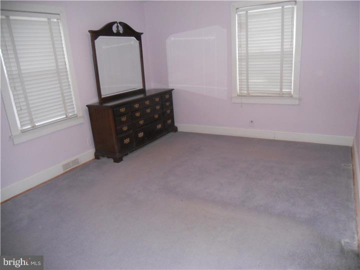 1702 Salem Road Burlington, NJ 08016 - Photo 9 of 10 Bedroom - Main