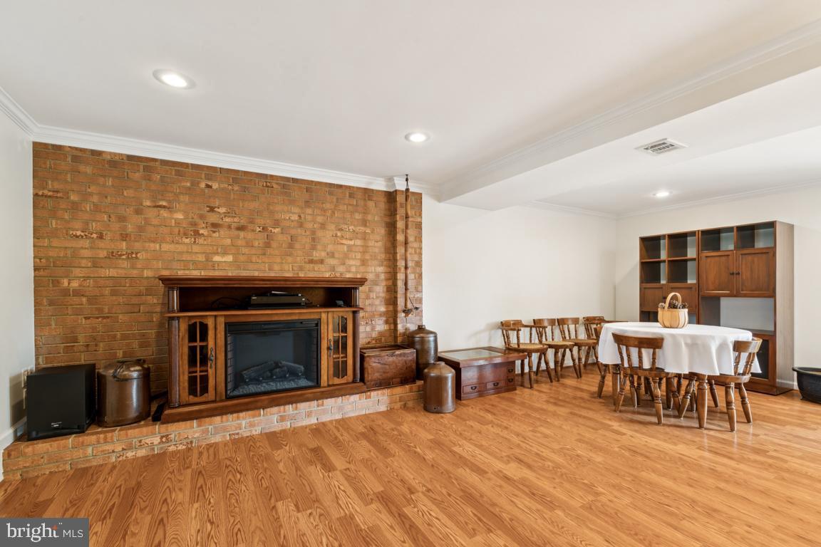 13229 Delaney Road Woodbridge, VA 22193 - Photo 15 of 26 Gallery Image 15