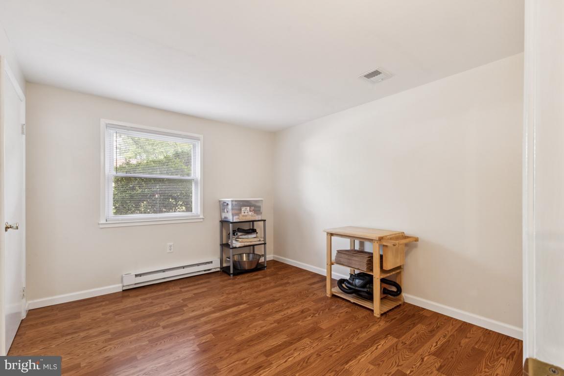 13229 Delaney Road Woodbridge, VA 22193 - Photo 17 of 26 Gallery Image 17