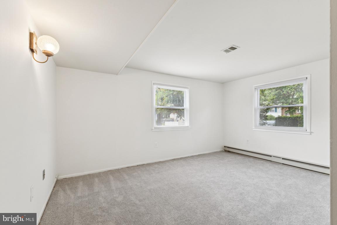 13229 Delaney Road Woodbridge, VA 22193 - Photo 19 of 26 Gallery Image 19