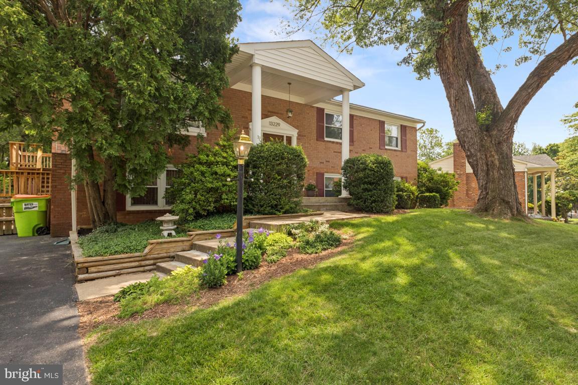 13229 Delaney Road Woodbridge, VA 22193 - Photo 2 of 26 Gallery Image 2