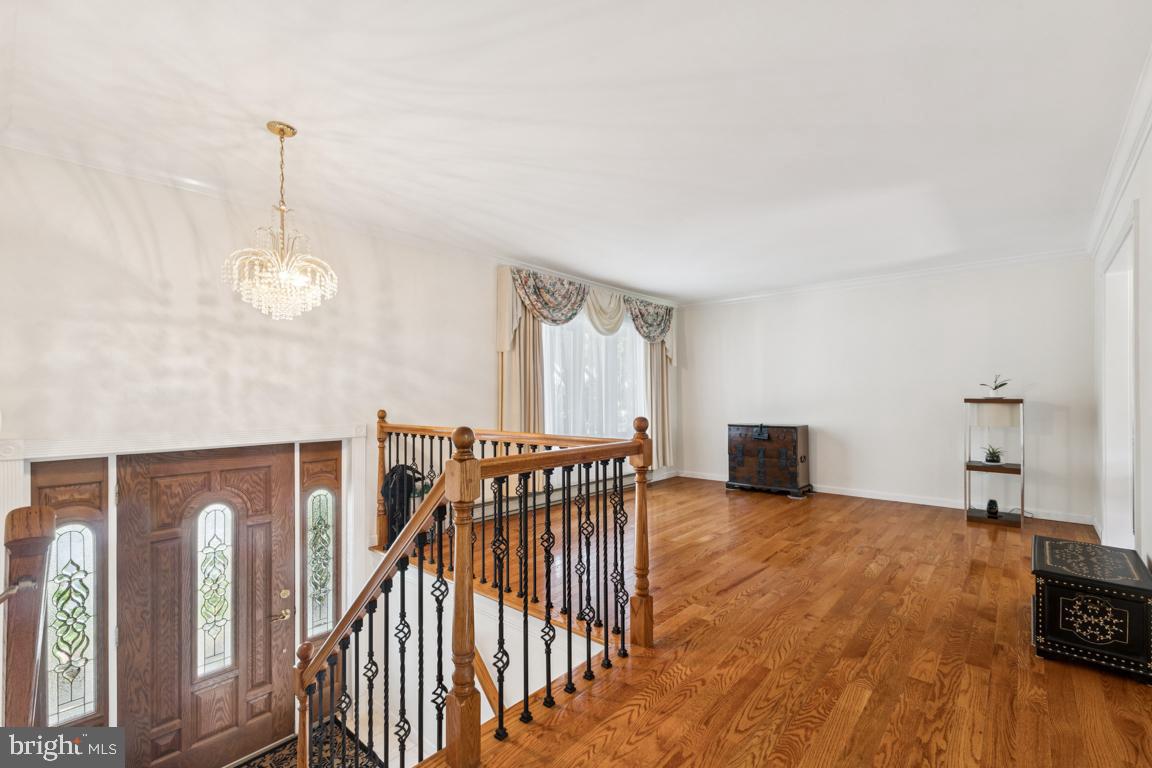 13229 Delaney Road Woodbridge, VA 22193 - Photo 3 of 26 Gallery Image 3