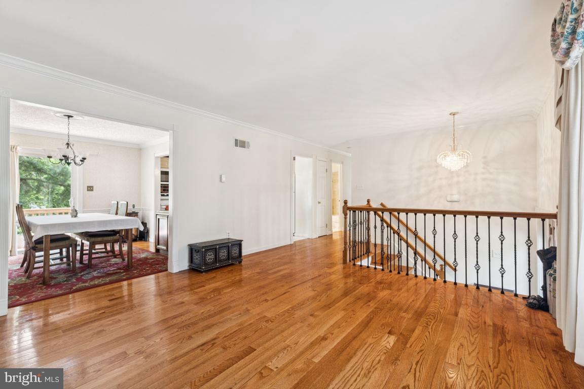 13229 Delaney Road Woodbridge, VA 22193 - Photo 4 of 26 Gallery Image 4