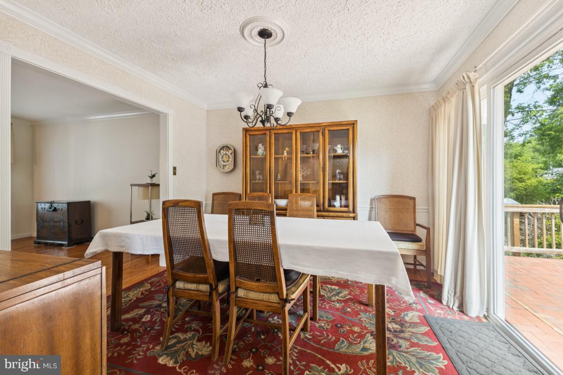 13229 Delaney Road Woodbridge, VA 22193 - Photo 6 of 26 Gallery Image 6