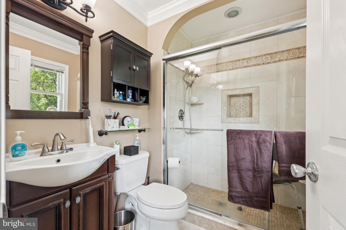 13229 Delaney Road Woodbridge, VA 22193 - Photo 9 of 26 Gallery Image 9