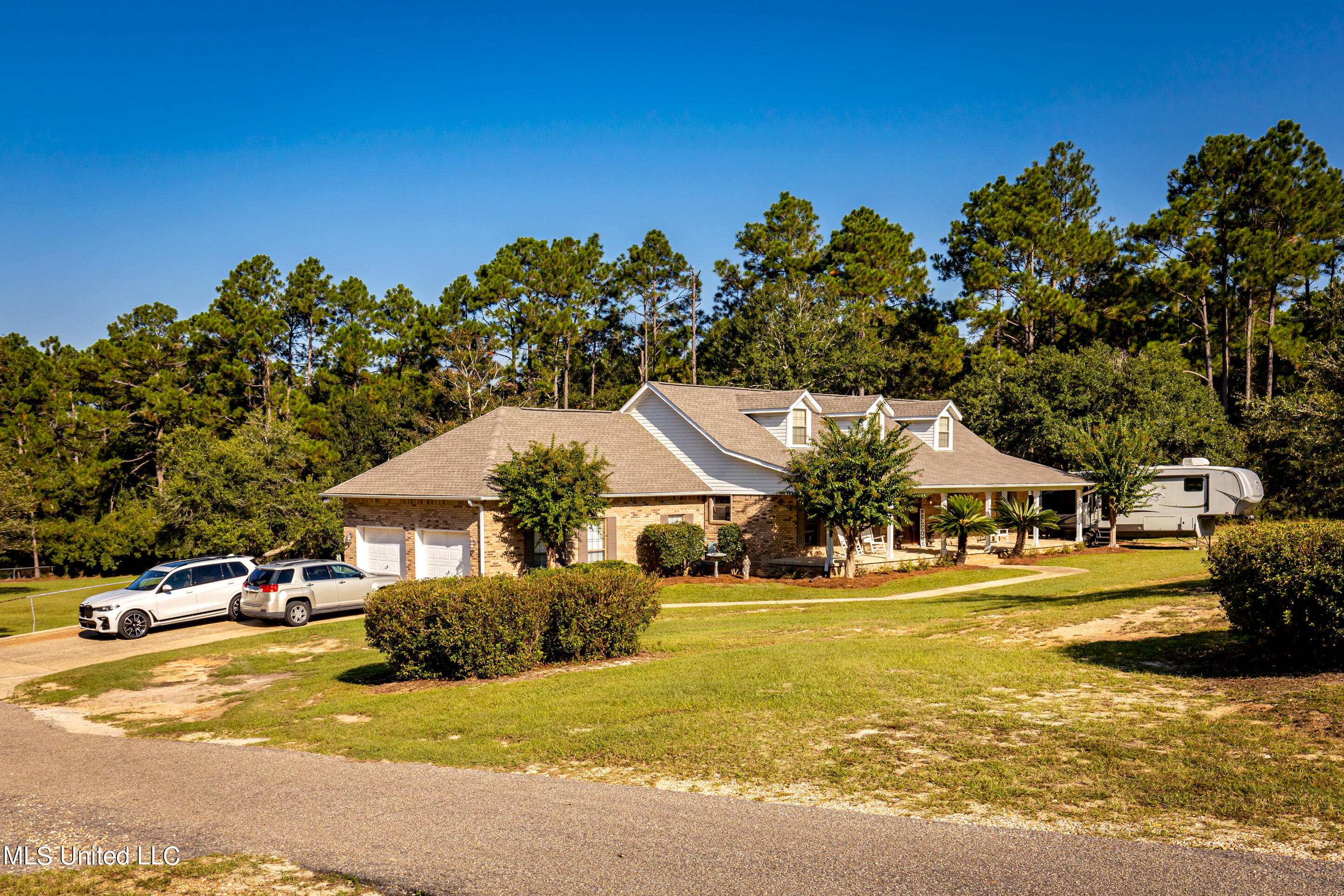 14115 Lorraine Road Biloxi, MS 39532 - Photo 4 of 76 IMG_0249
