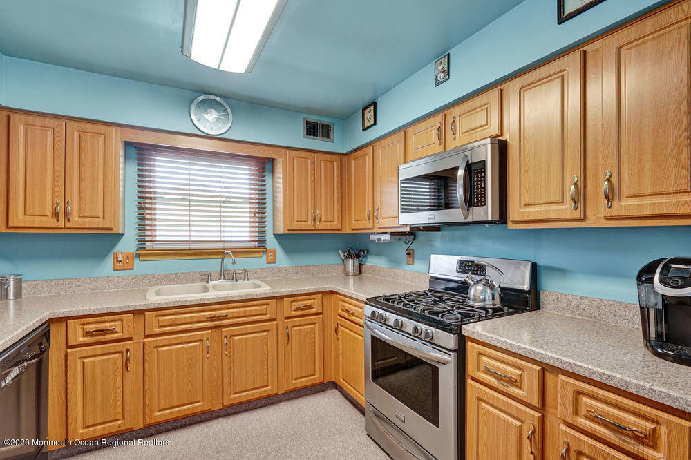 116 Starlight Road Howell, NJ 07731 - Photo 14 of 22 022_dsc09669