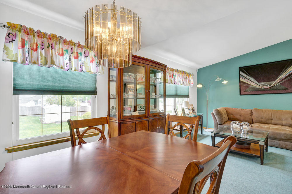 116 Starlight Road Howell, NJ 07731 - Photo 9 of 22 017_dsc09644