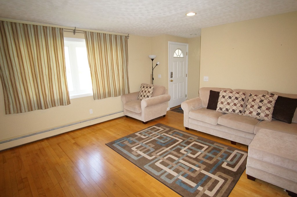 5 Jennings Road Westborough, MA 01581 - Photo 3 of 12 Gallery Image 3