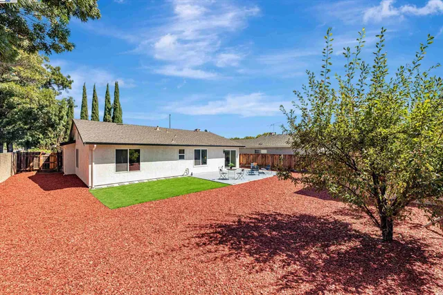 $1,275,000 | 295 Esmeralda Court, San Jose, CA 95116