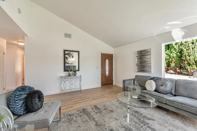 $1,275,000 | 295 Esmeralda Court, San Jose, CA 95116