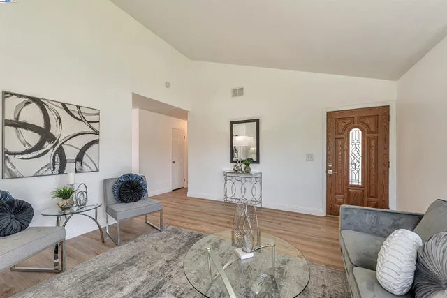 $1,275,000 | 295 Esmeralda Court, San Jose, CA 95116