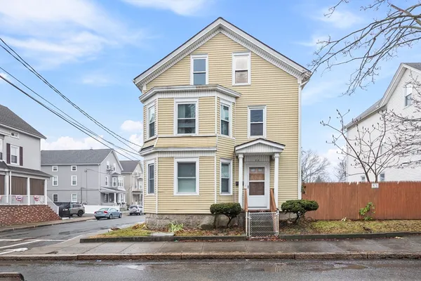 $2,000 | 93 Warren Street, Unit 1, Fall River, MA 02721