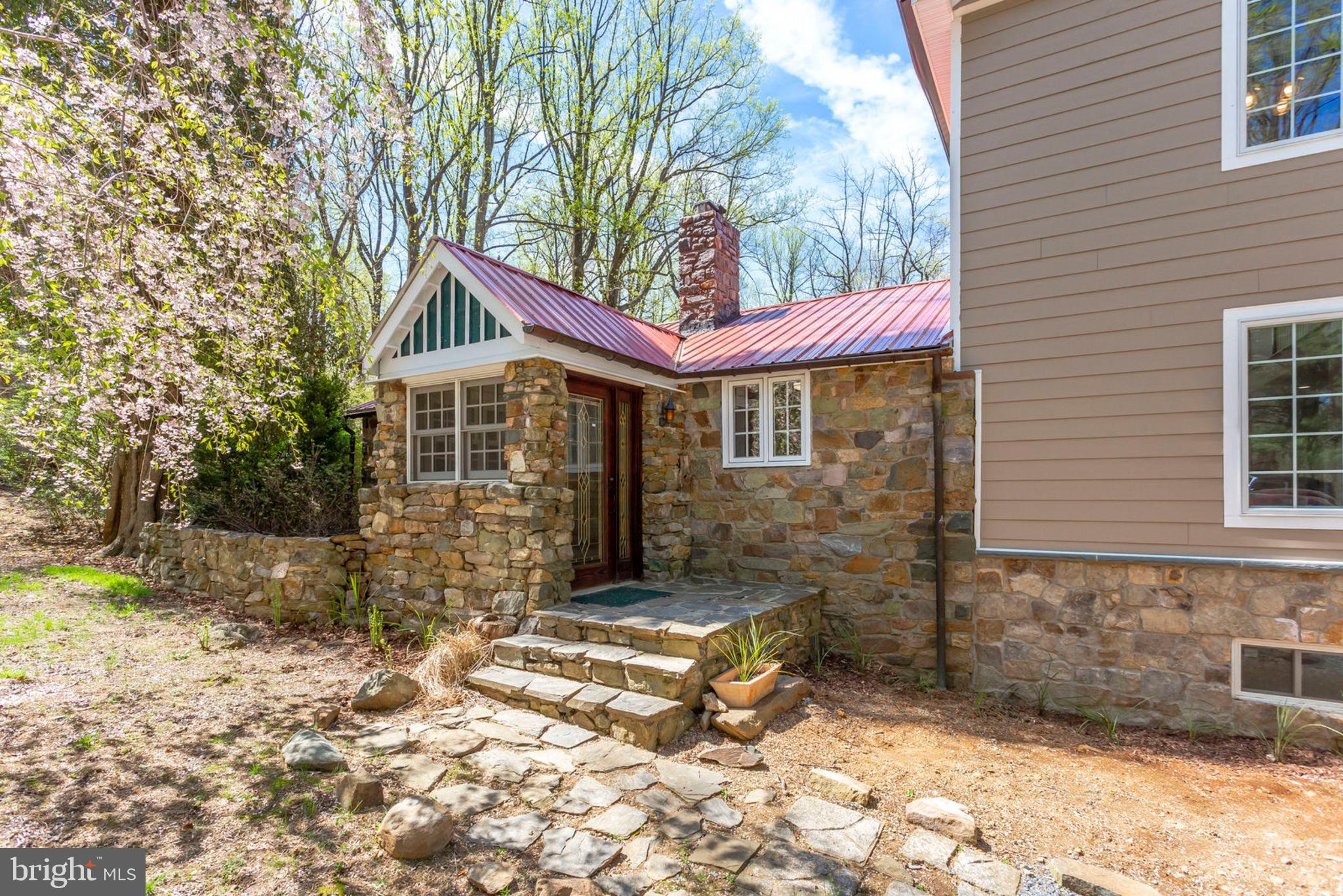 19055 Blue Ridge Mountain Road Bluemont, VA 20135 - Photo 1 of 84