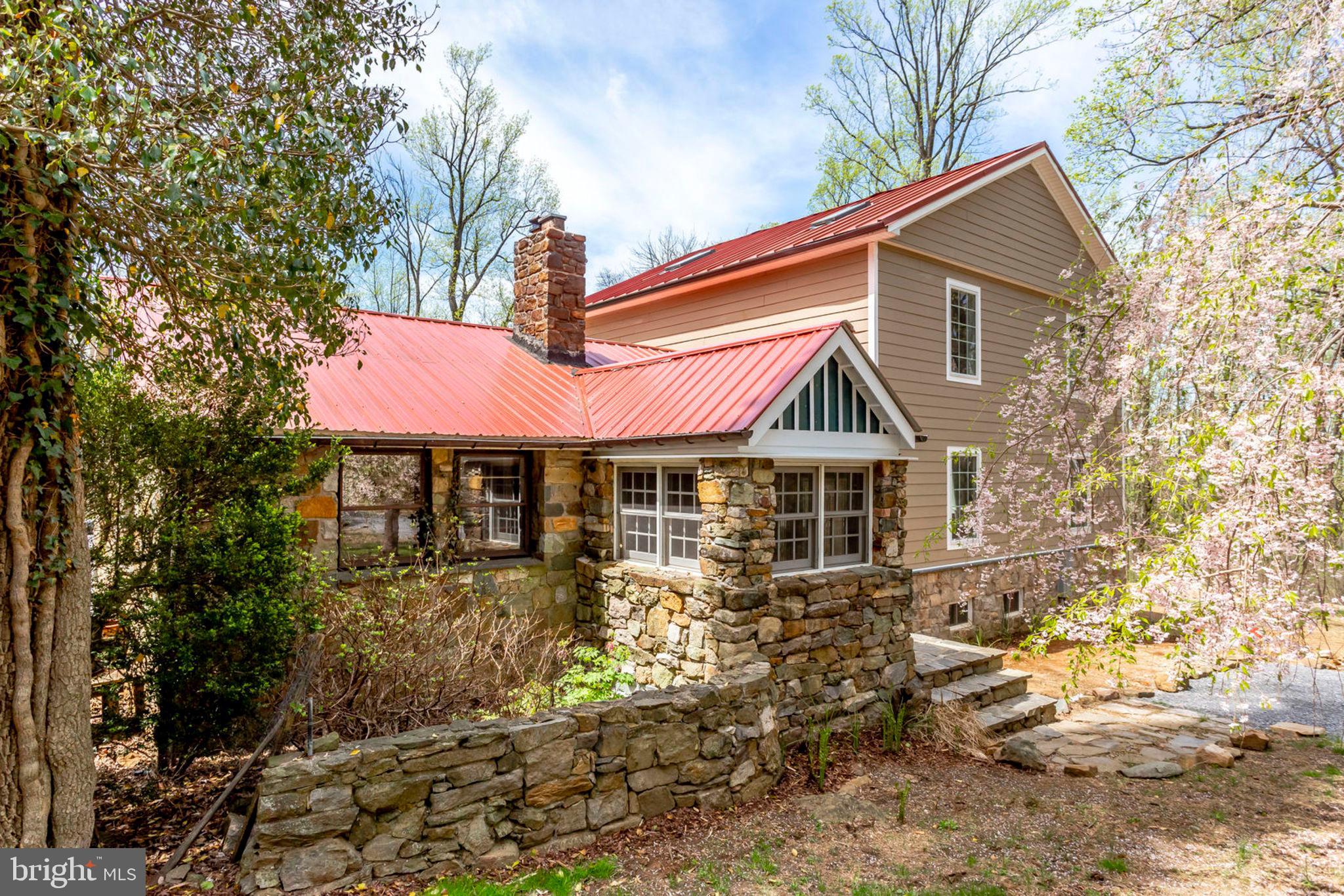 19055 Blue Ridge Mountain Road Bluemont, VA 20135 - Photo 2 of 84