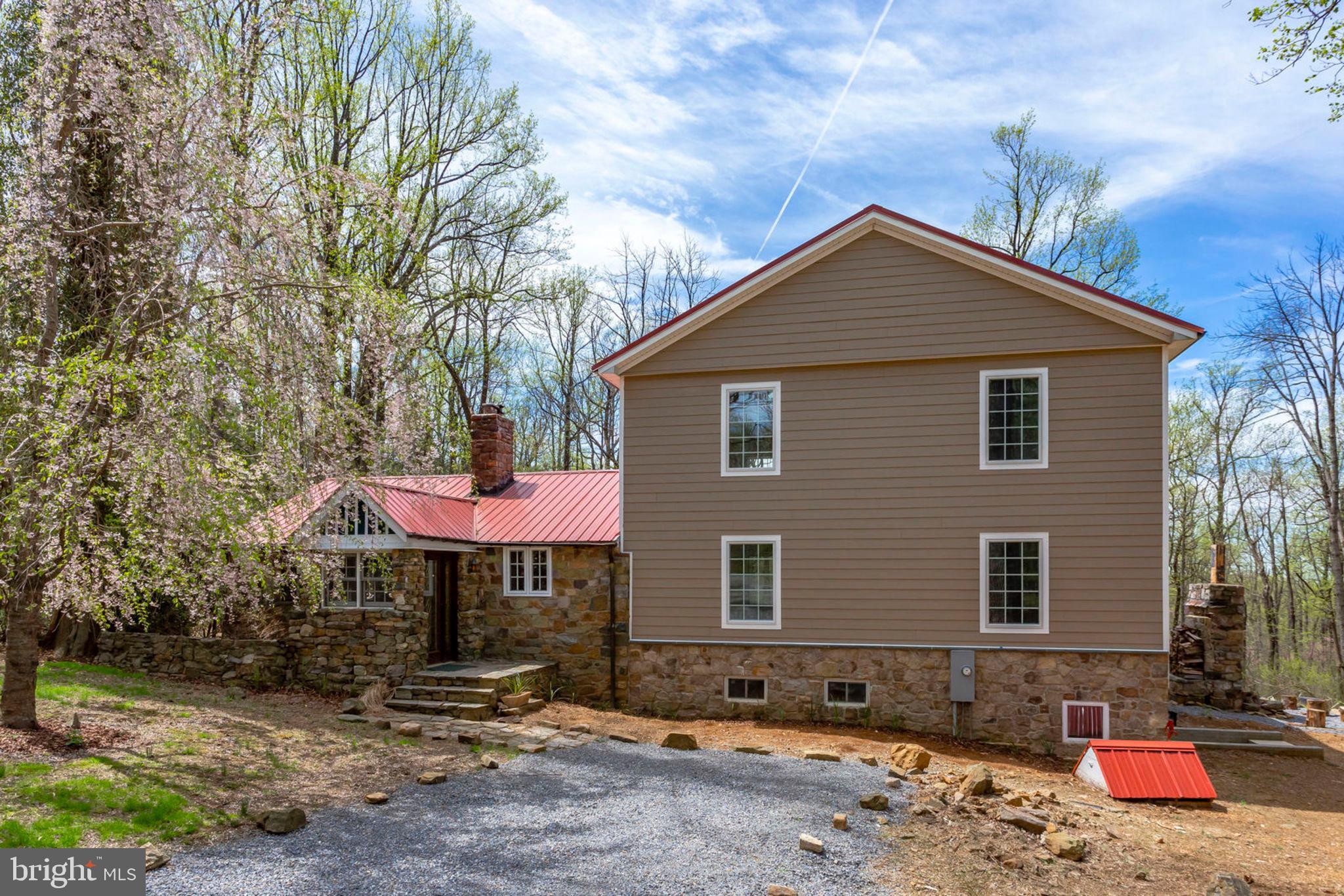 19055 Blue Ridge Mountain Road Bluemont, VA 20135 - Photo 3 of 84